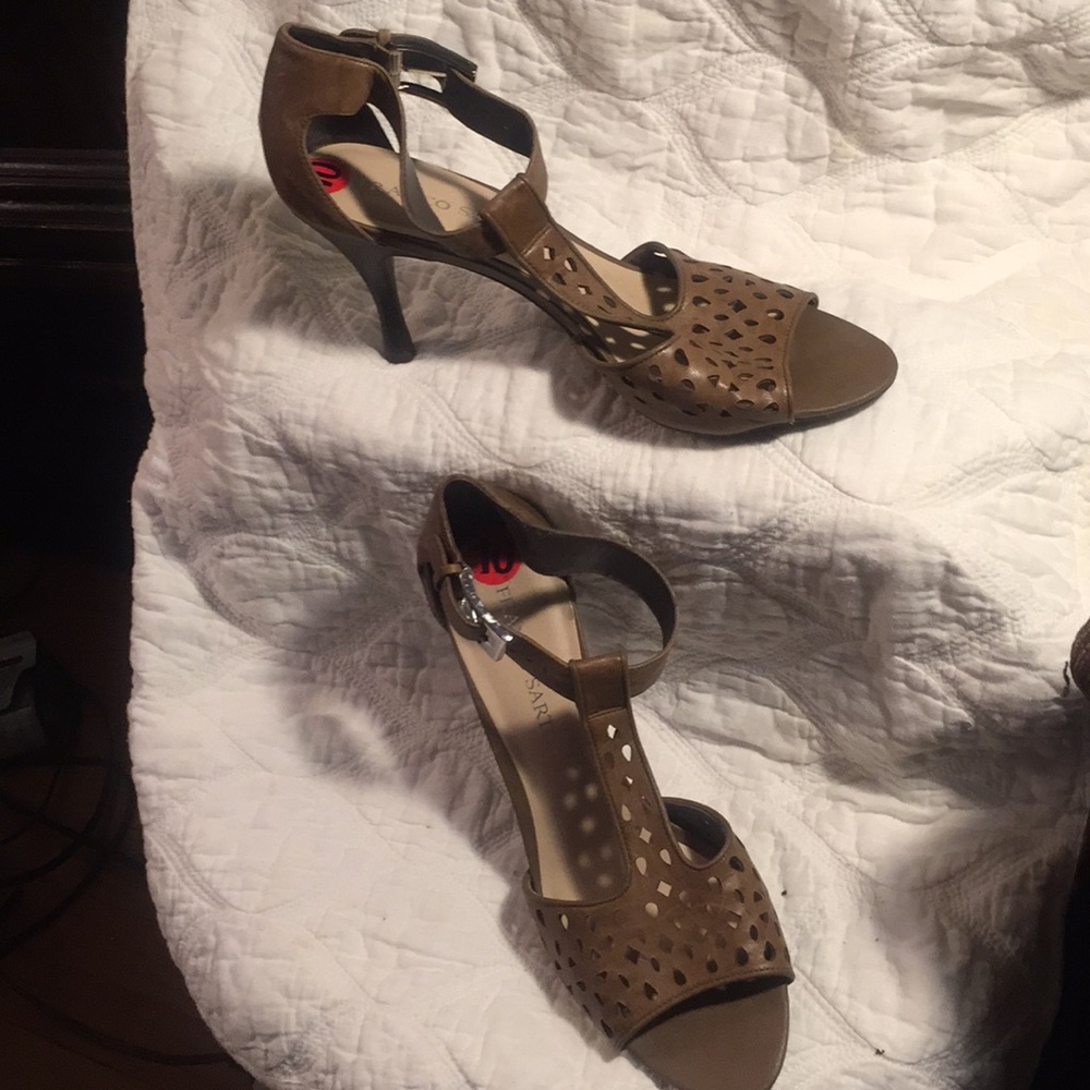 Heeled perforated naked rapped sandals